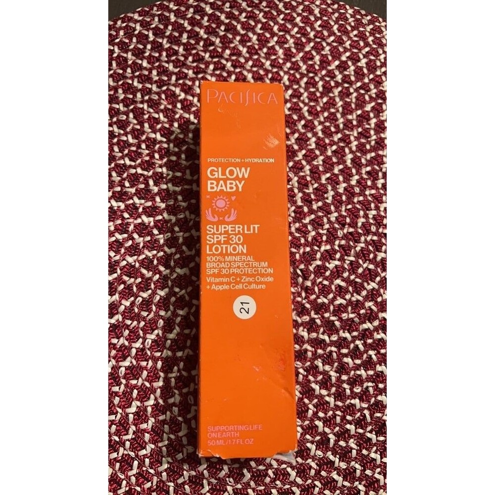 Pacifica Glow Baby Super lit SPF 30 Mineral Sunscreen lotion 50ml Vitamin C Zinc - Picture 3 of 6